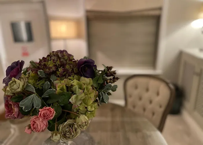 2 Bed Cosy Cottage - Central Bawtry - High End Furnishings