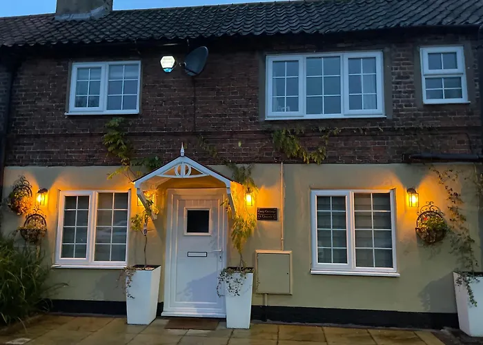 2 Bed Cosy Cottage - Central Bawtry - High End Furnishings