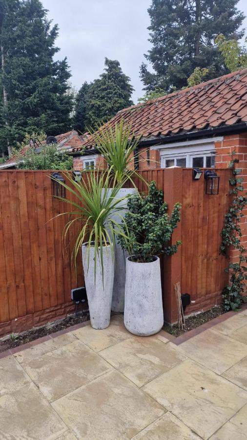 2 Bed Cosy - - High End Furnishings Apartment *