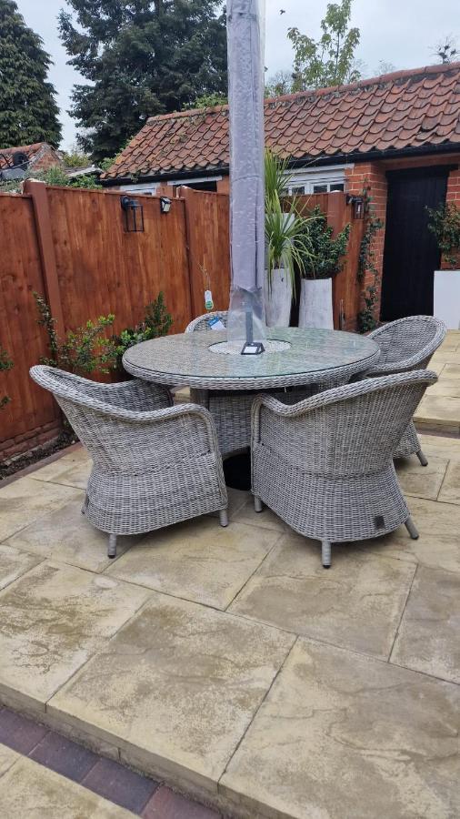 2 Bed Cosy - - High End Furnishings Apartment Bawtry